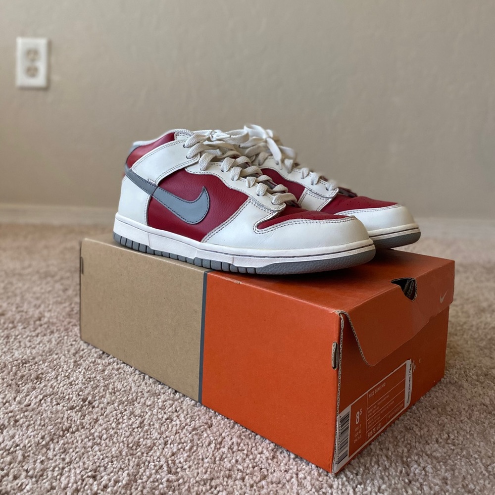 Nike Dunk Mid